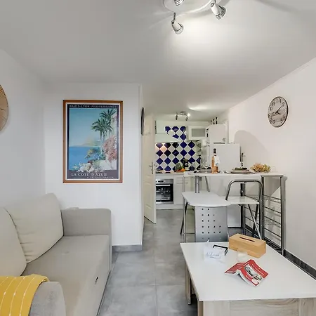 Between Mountain And Sea - Happy *