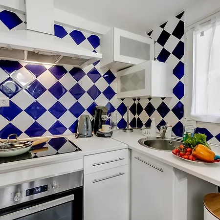 Between Mountain And Sea - Happy * Menton