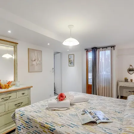 Between Mountain And Sea - Happy