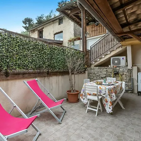 Between Mountain And Sea - Happy Apartment