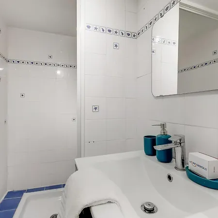 Apartment Between Mountain And Sea - Happy