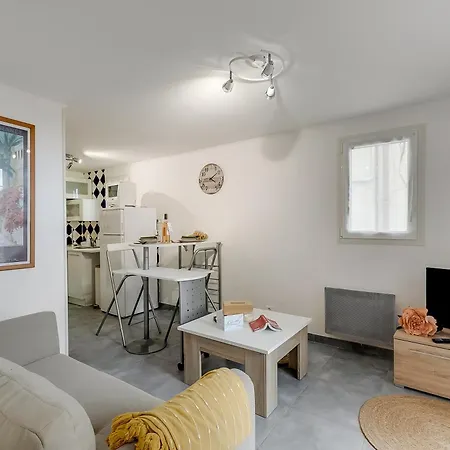 Between Mountain And Sea - Happy