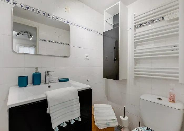 Apartment Between Mountain And Sea - Happy