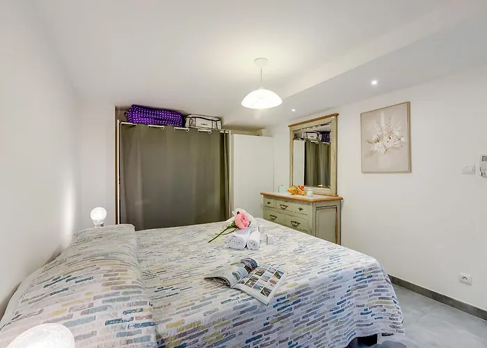 Apartment Between Mountain And Sea - Happy *