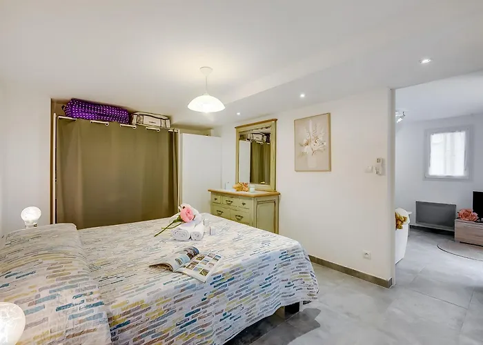 Between Mountain And Sea - Happy Apartment