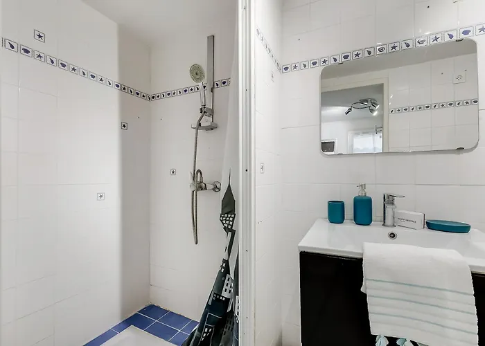 Apartment Between Mountain And Sea - Happy *