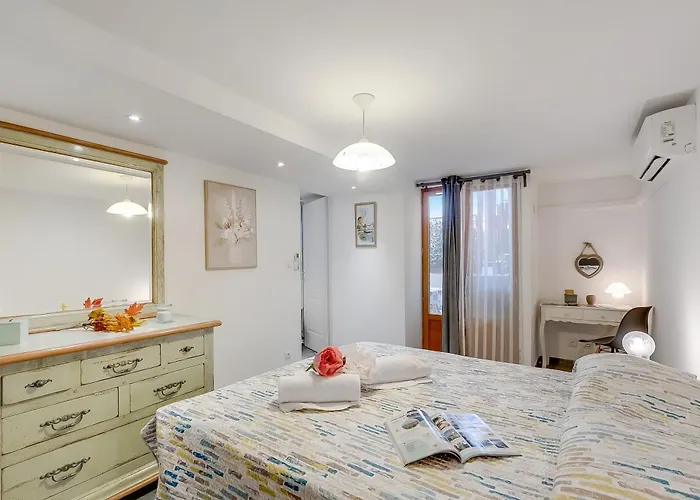 Between Mountain And Sea - Happy